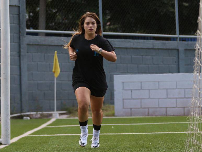 Madre de mellizos, estudiante universitaria y goleadora de la H y el Olimpia: así es la talentosa futbolista Linda Moncada