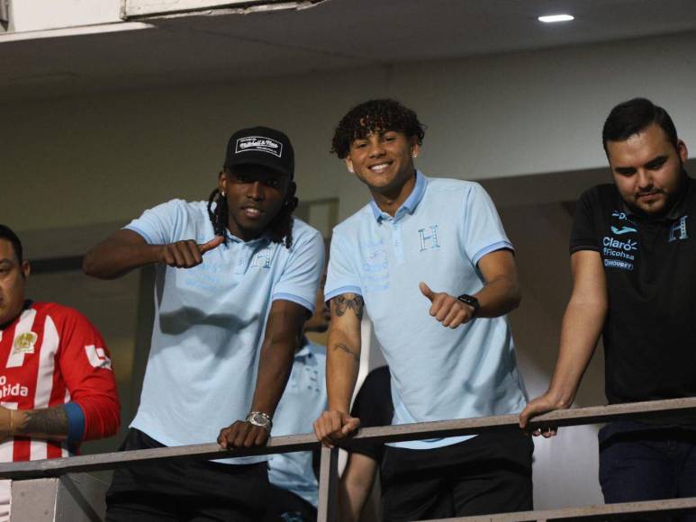 Así llegaron los legionarios a Honduras para entrenar y encarar a México