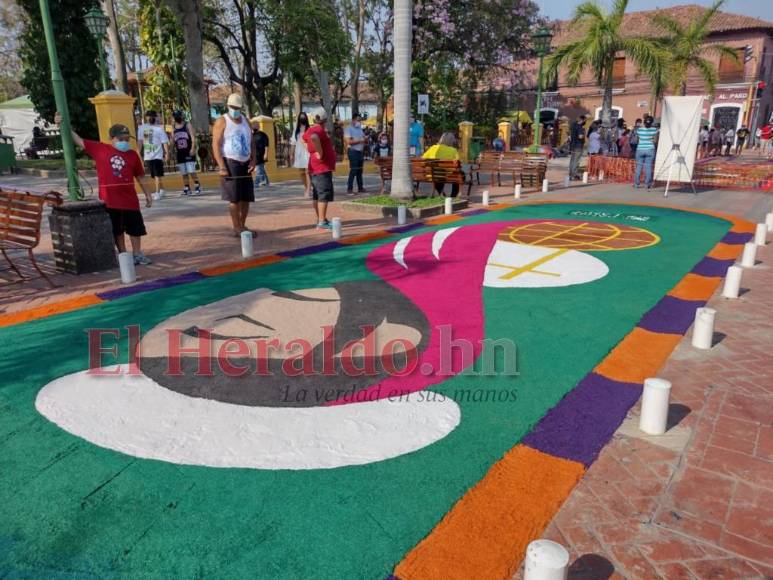 Comayagua viste de arte el Viernes Santo con las alfombras de aserrín (Fotos)