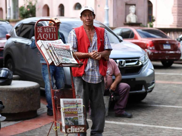 Felicidades a todos los canillitas en su día por su destacada labor