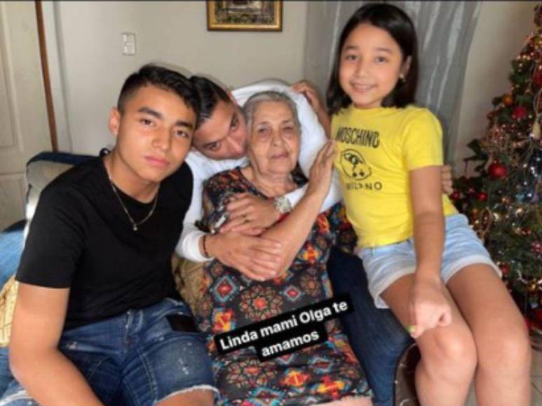 Amor y agradecimiento: Así conmemora el fútbol hondureño el Día de la Madre