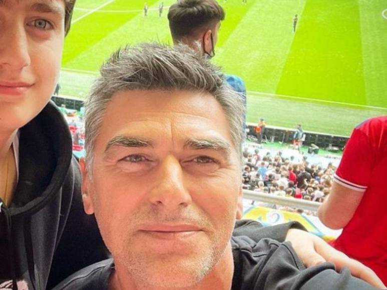 Conoce al atractivo padre de Dua Lipa que roba suspiros en redes sociales