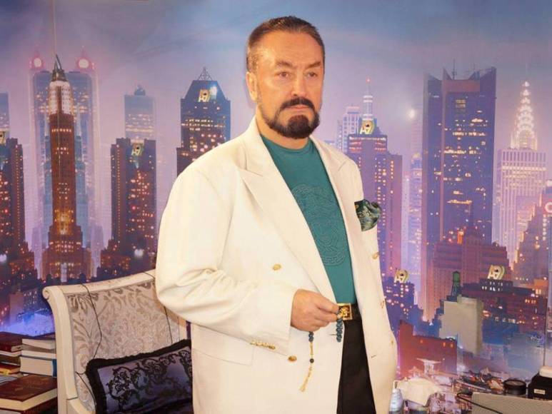 ¿Quién es Adnan Oktar, el telepredicador que ocultaba una red de explotación sexual?
