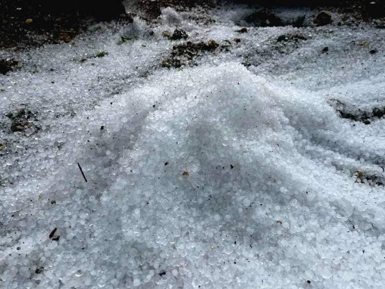Hasta sin electricidad quedaron: así fue la potente lluvia de granizo que sorprendió a los habitantes de Intibucá