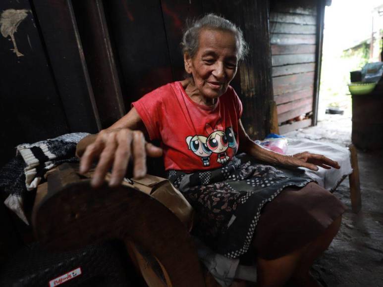 Esperanza, solidaridad y altruismo en entrega de víveres a Paula Viera