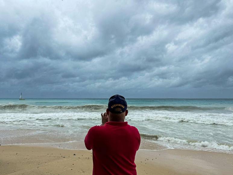 Las imágenes del impacto del huracán Beryl en tierra