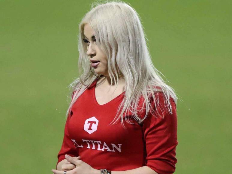 Ambiente del partido de despedida de Rambo de León ¿quién ha llegado?