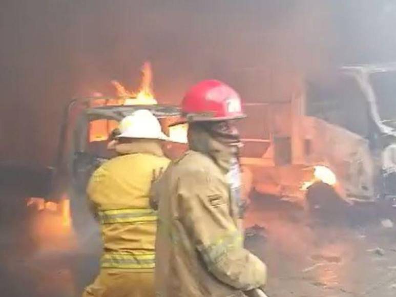 Las imágenes que dejó la potente explosión en planta de gas en Atlántida y que dejó tres heridos