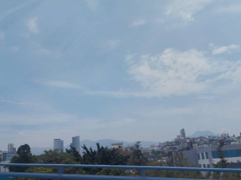 Así amaneció el cielo en la capital este martes ante densa bruma ¿Presenta mejoras?