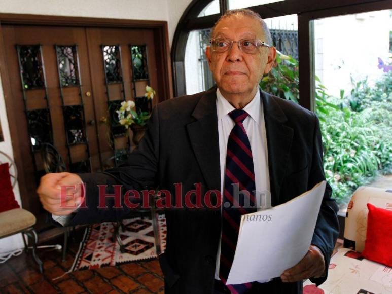 Destacado político, diplomático y analista: La trayectoria de Enrique Ortez Colindres