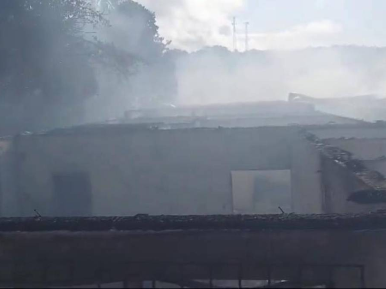 Lo que se sabe de la construcción de hospital híbrido tras incendio en Roatán