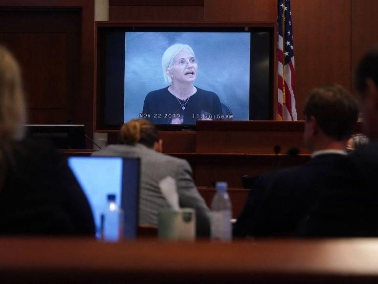 “Se enojó porque tenía un rasguño en la espalda”: las polémicas declaraciones de la exnovia de Depp