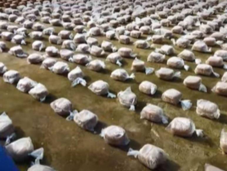 Dentro de barriles y debajo del techo: así escondían más de mil libras de droga en Danlí