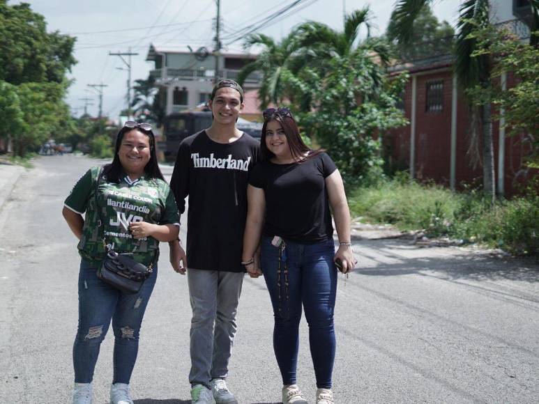 Bellas aficionadas verdolagas presentes en el clásico entre Marathón y Real España