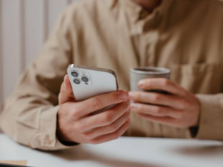 Robaron su iPhone y en venganza mató a una familia al quemar la casa equivocada