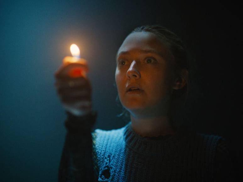 En “Observados” Dakota Fanning se pierde entre el terror y el suspenso