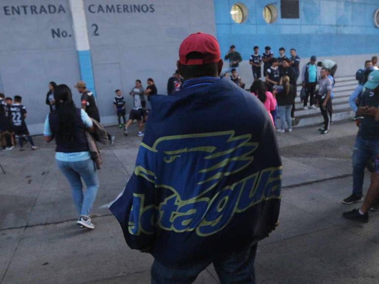 El ambiente, la llegada y la novia: todo listo para el Motagua-Marathón