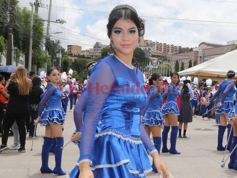 Angie Castellanos, la bella palillona que deslumbró con su precioso rostro en los desfiles