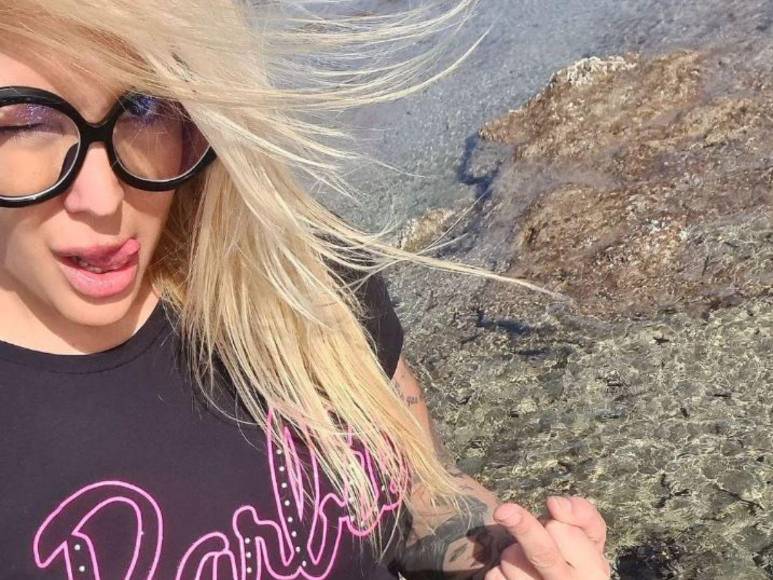 Así es Christina Rapado, la exnovia de Camilo Blanes que lo defiende ante críticas por su cambio de identidad