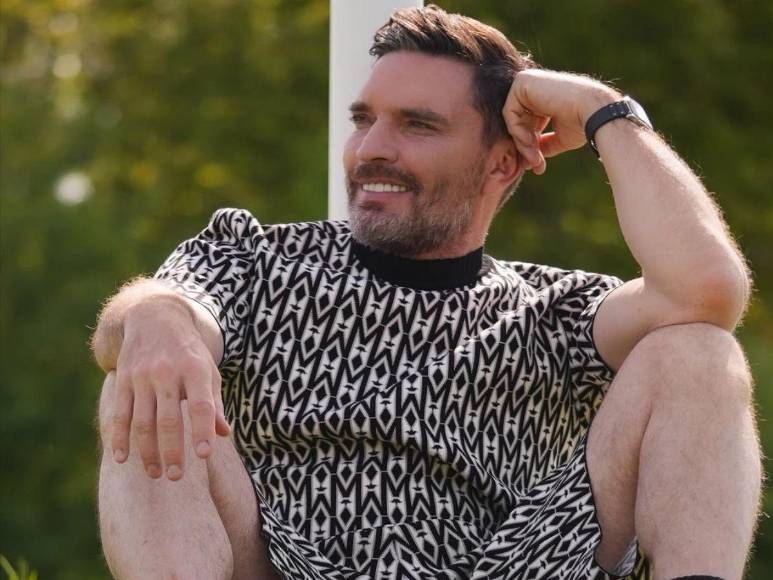 Julián Gil desconoce si Marjorie de Sousa le habla de él a su hijo