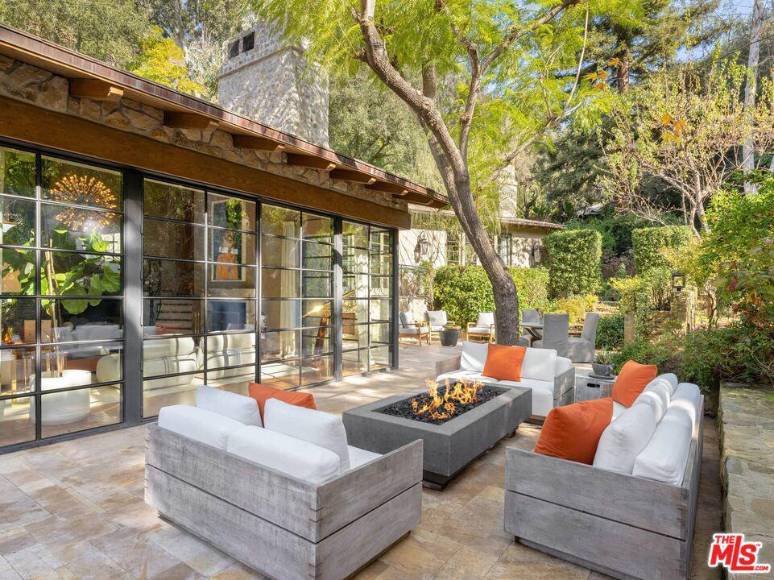 Así es por dentro la imponente mansión que Jennifer López puso a la venta en LA