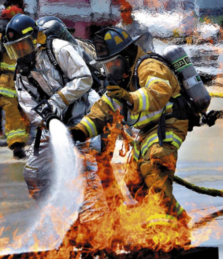 EUA entrena a bomberos de CA