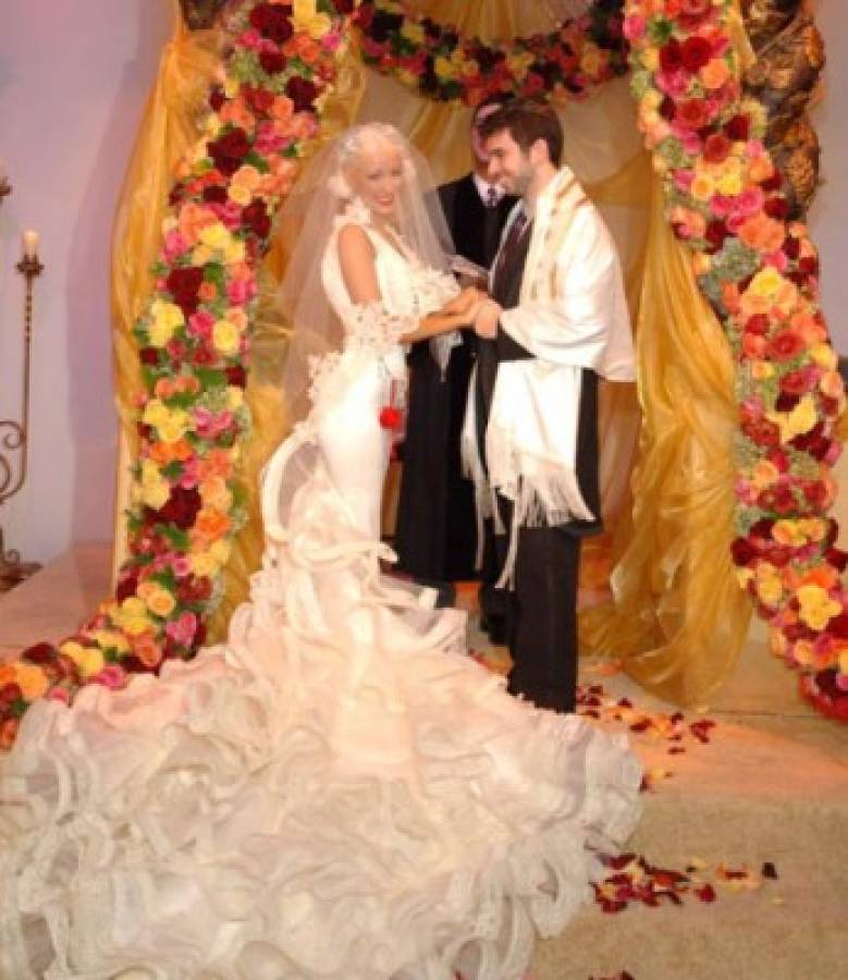 Famosas que definitivamente no acertaron con sus vestidos de novia