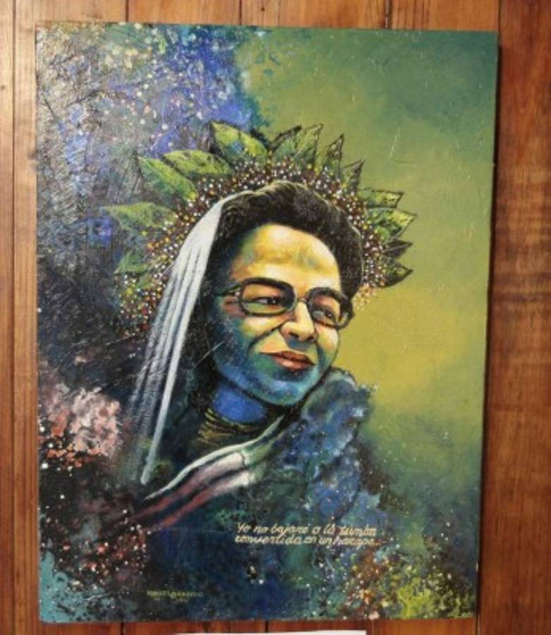 Conmemoran 115 años de nacimiento de la poeta Clementina Suárez