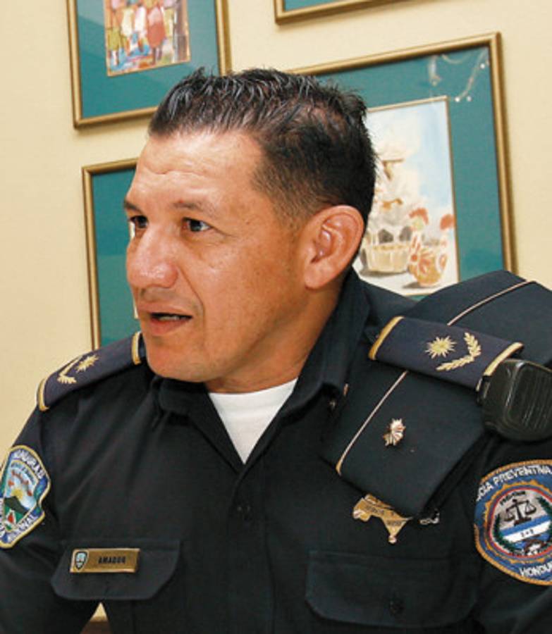Asesinan a comisario Henry Amador Roque