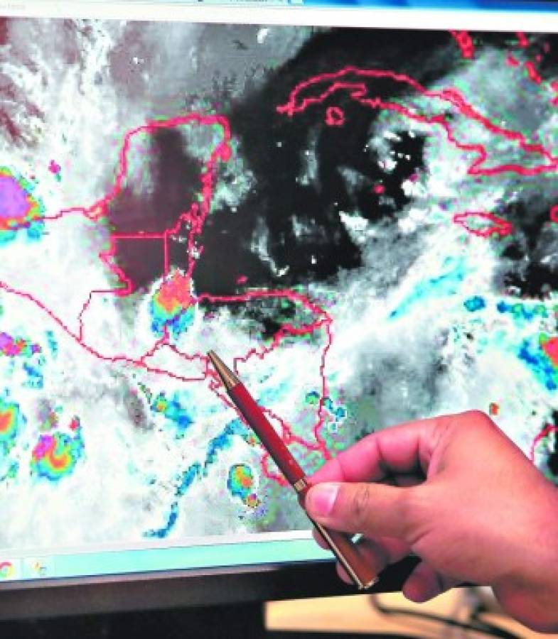 Ocho departamentos bajo alerta por las fuertes lluvias