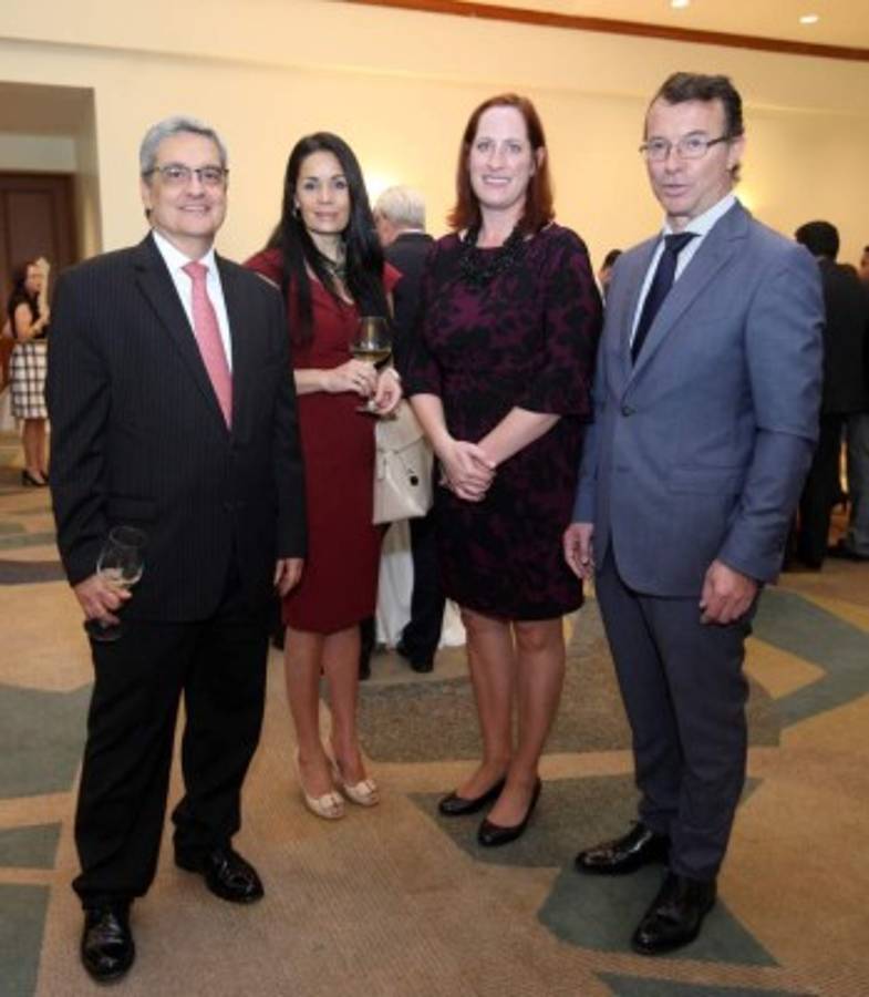 noche de recuerdo entre compañeros