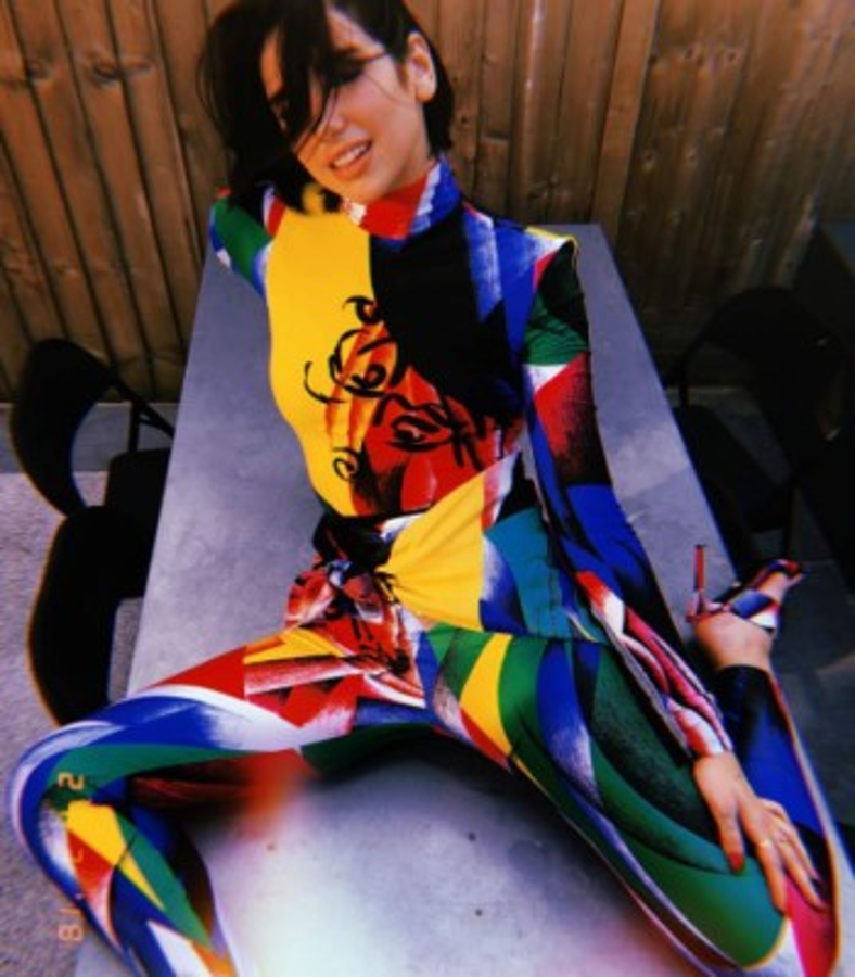 Este es el atuendo que Dua Lipa usó para el show.
