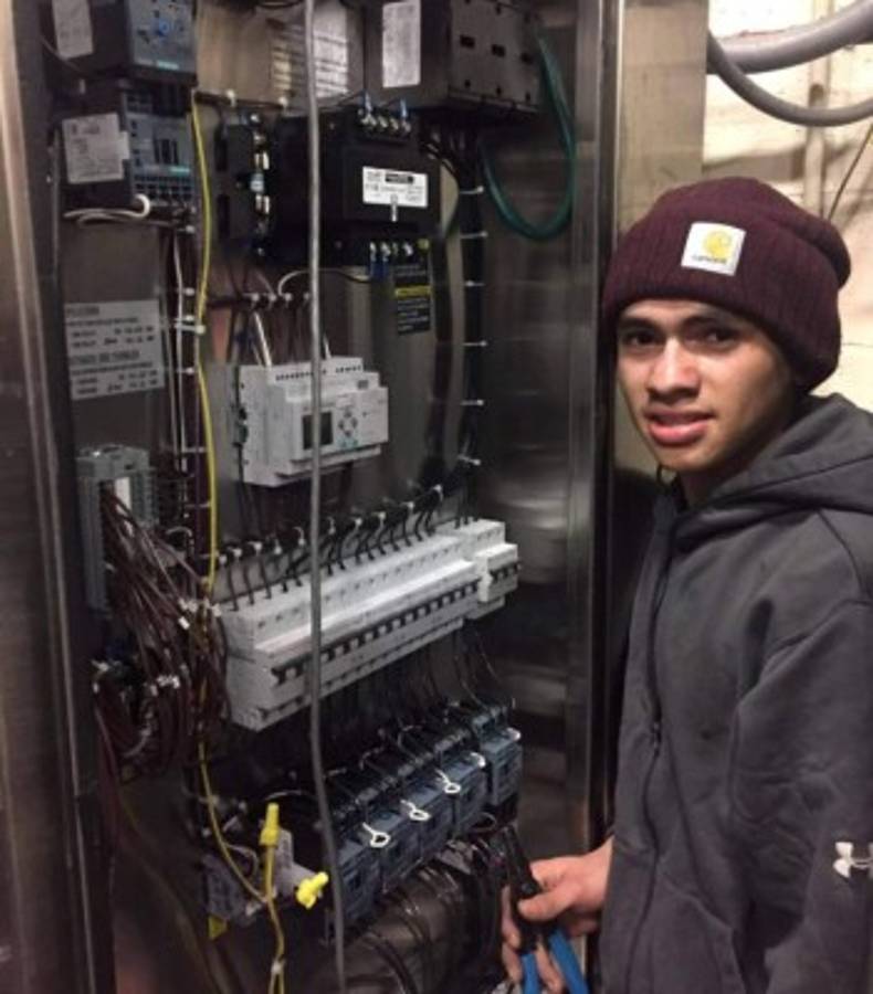 Hondureños ponen en alto nombre de su patria con su trabajo