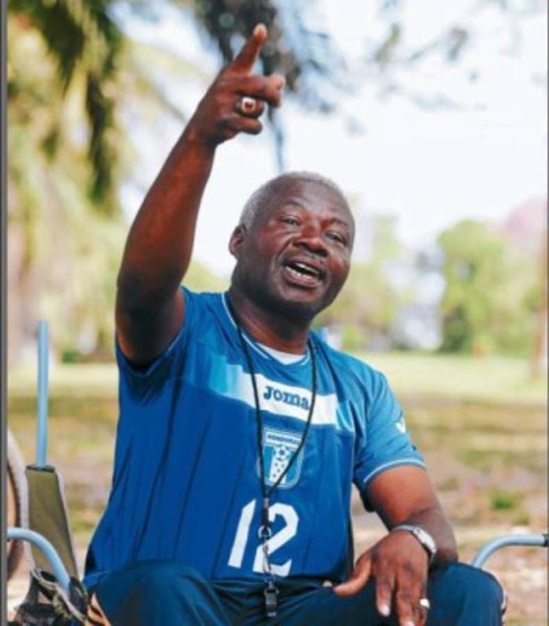 Papá de Jhonny Palacios: 'Le voy a decir a Jhonny que no le ponga mente a esos errores'