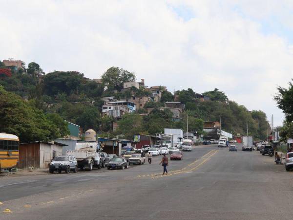Sector vulnerable de la colonia José Ángel Ulloa, catalogado como área de alto riesgo geológico debido a la presencia de una falla activa que representa una amenaza para las familias que habitan en la zona y sus alrededores.