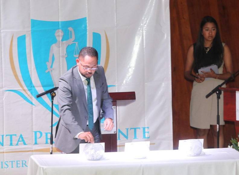 Concluye etapa de audiencias públicas en proceso de selección de fiscal general y fiscal adjunto