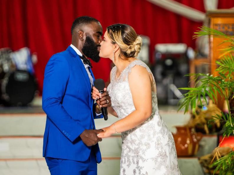 Reconocido futbolista sorprende al casarse con linda chica hondureña: Así fue la boda