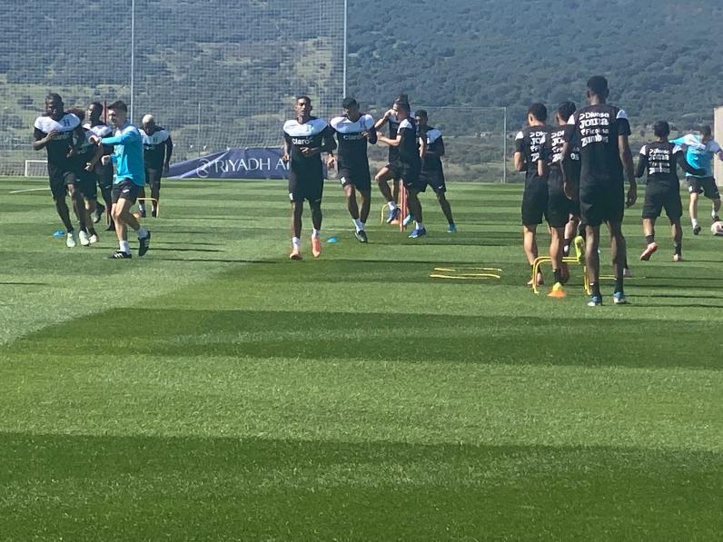 Tecnología de punta y nuevo cuerpo técnico: Honduras da un salto en su segundo entreno en España