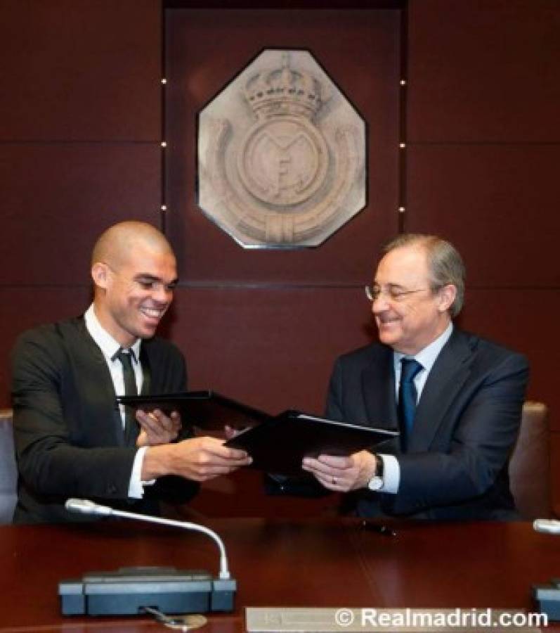 Real Madrid anuncia la renovación del portugués Pepe hasta 2017