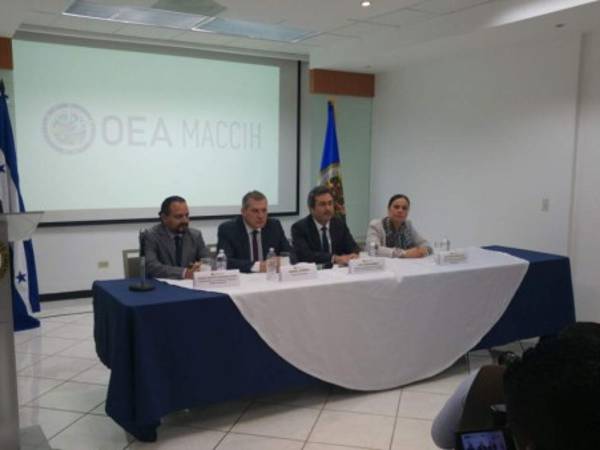 En la mesa principal Jacobo Domínguez, Manuel Garrido, Juan Jiménez y Marta Pachiotti (Foto: El Heraldo Honduras/ Noticias de Honduras)