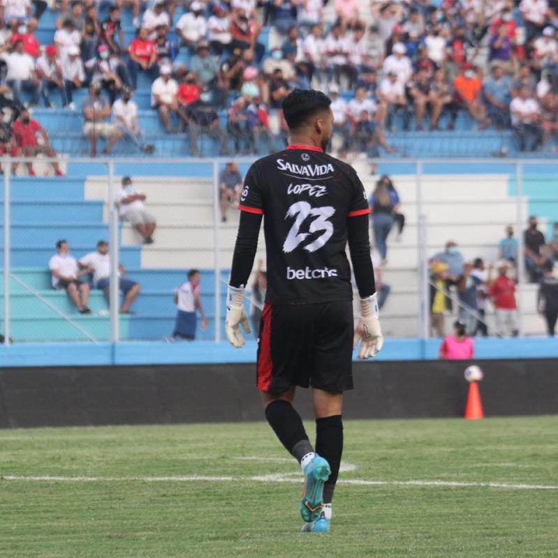 Jugadores que abandonaron sus equipos a medio torneo de Liga Nacional: Revelan los motivos