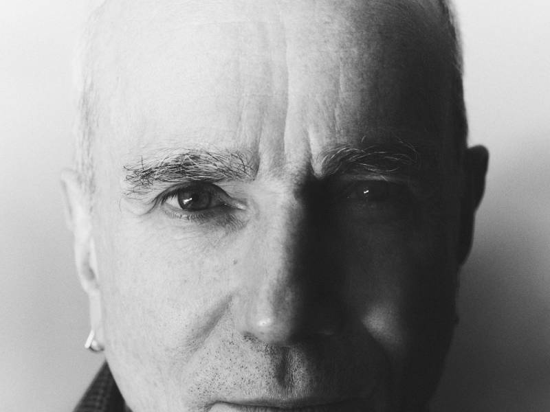 Daniel Day-Lewis anunció su retiro de la actuación, pero luego escribió un filme con su hijo.