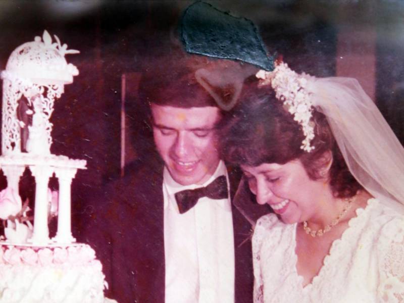 El doctor José Manuel Matheu el día de su boda con Anabessy Sánchez Midence, a quien describe con profundo afecto como: <i>mi amiga, mi consejera, mi compañera, mi esposa, mi TODO</i>.