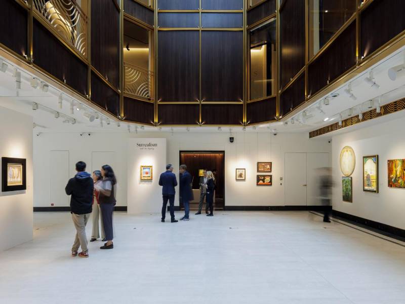 Sotheby’s vende ahora bienes raíces, autos clásicos y fósiles de dinosaurios en su sitio web. Su sede en París.