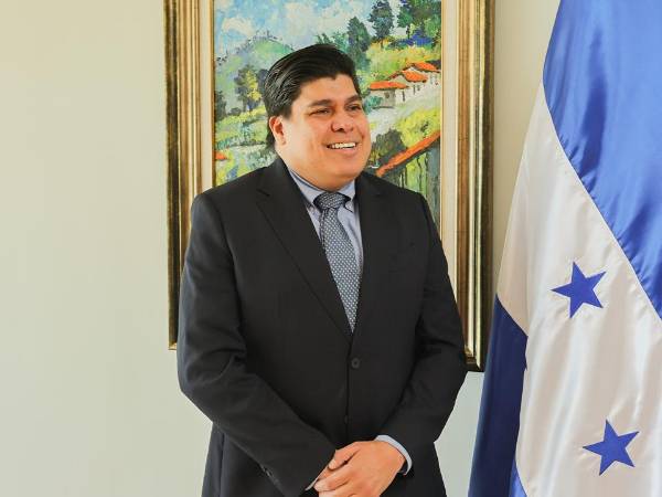 Las medidas aplicadas por el directorio del BCH, el que preside Roberto Lagos, han aminorado la devaluación del tipo de cambio y han aumentado la venta de divisas a los agentes económicos.