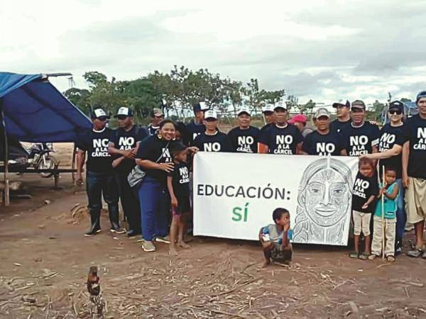 Las comunidades misquitas han realizado protestas para pedir el cese al proyecto, afirmando que lo que se necesita es escuelas y programas educativos.