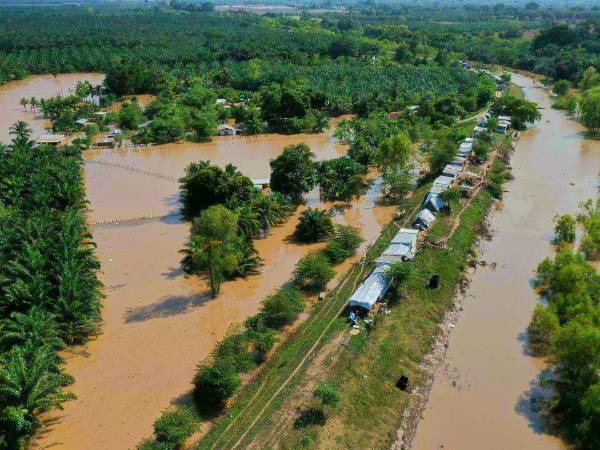 Sin embargo, los frentes de combate son muchos. La cifra de afectados por lluvias en Honduras crece cada día y los aguaceros no dan tregua tan rápido.