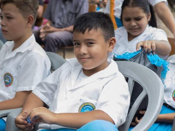 Son más de 140 alumnos los beneficiados en el recién inaugurado comedor en el occidente del país.