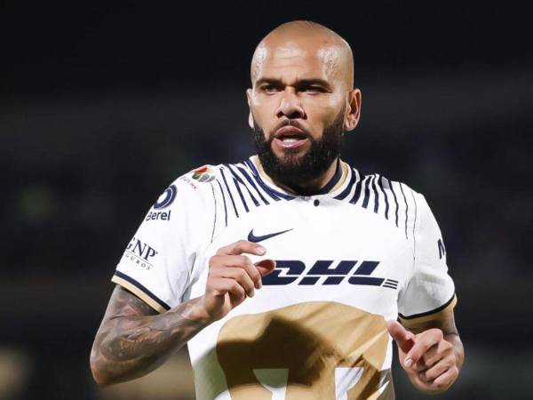 Semanas atrás, Dani Alves cumplió cuatro meses desde que fue encarcelado en la prisión de Brians 2 de Barcelona al ser acusado de abuso sexual contra una joven de 23 años. Con el paso de las semanas y sin avances en su proceso legal, recientemente han revelado que el brasileño vive un infierno tras las rejas.