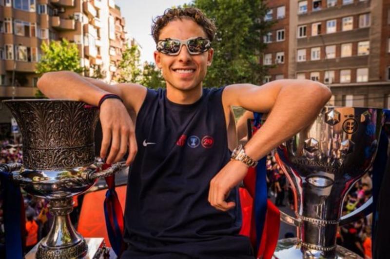 Burla a Vinicius y Real Madrid: Así fue la celebración de Barcelona junto a su afición